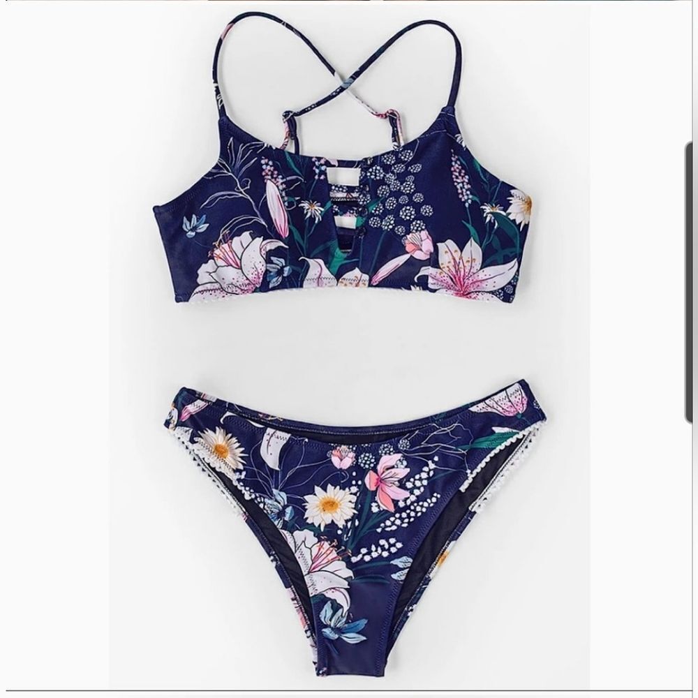 Cupshe navy floral cutout bikini with buttons size medium